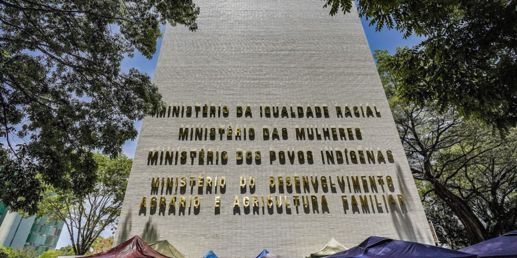 governo-e-plataformas-de-mobilidade-fazem-acordo-para-combater-racismo