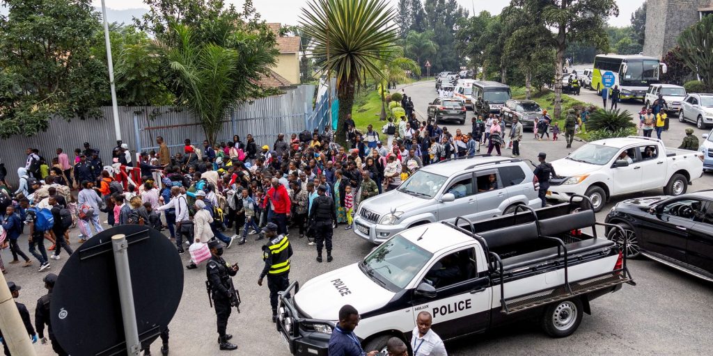 diversas-embaixadas,-dentre-elas-a-do-brasil,-sao-atacadas-no-congo