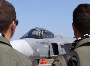 caca-adquirido-pelo-brasil-surpreende-f-15-dos-eua-em-combate-simulado