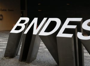 bndes-financia-r$-1,1-bi-para-exportacao-de-jatos-pela-embraer